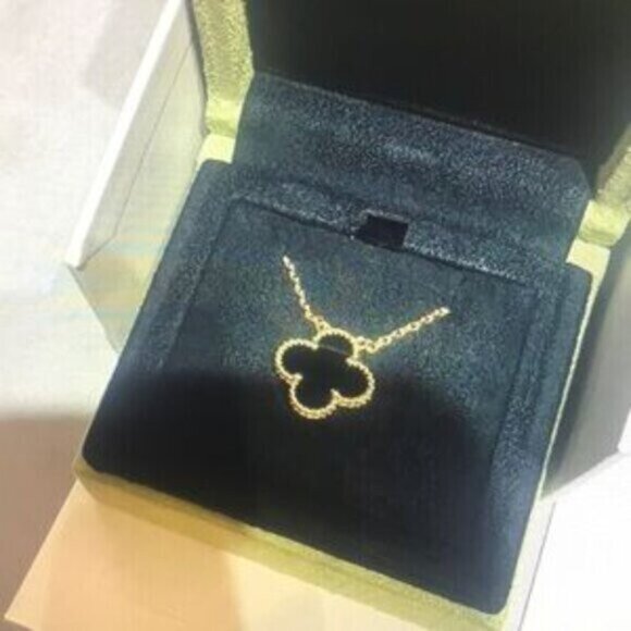 Authentic Van Cleef & Arpels Vintage Alhambra 18K Yellow Gold Necklace - Picture 6 of 8